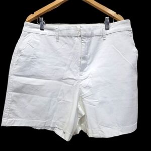 NWT Anne Klein Size 20 Cotton/Spandex Blend White Jean Chino Shorts with Pockets